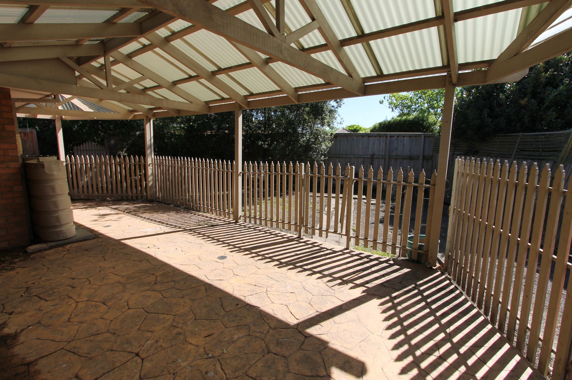 Spacious Home In Quiet Court Location