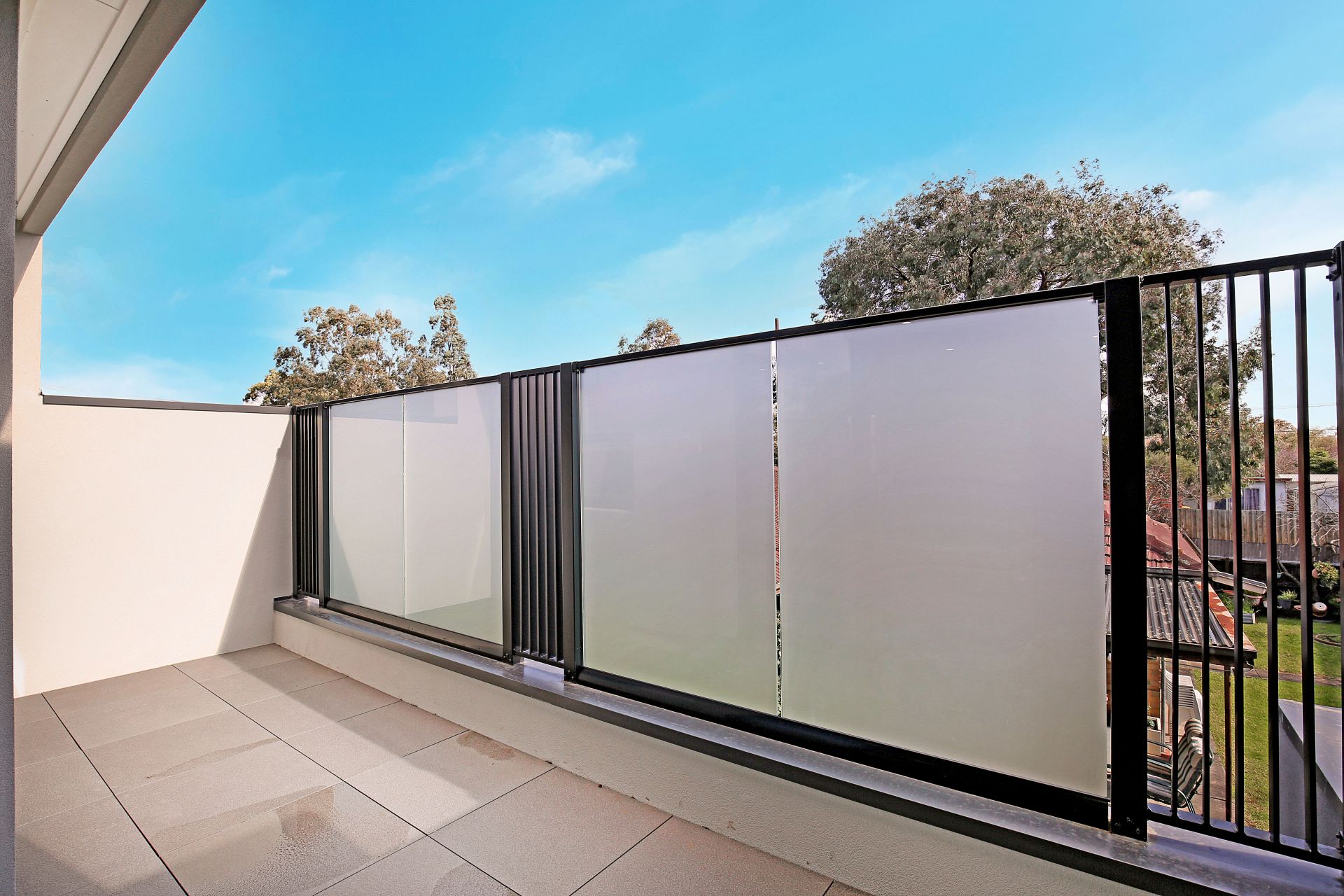 A Stunning Luxury townhouse in one of the Melbourne's prime locations! Ready for Lease !