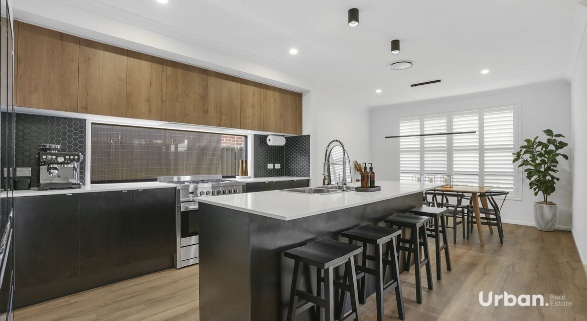 Austral 61 Little Street