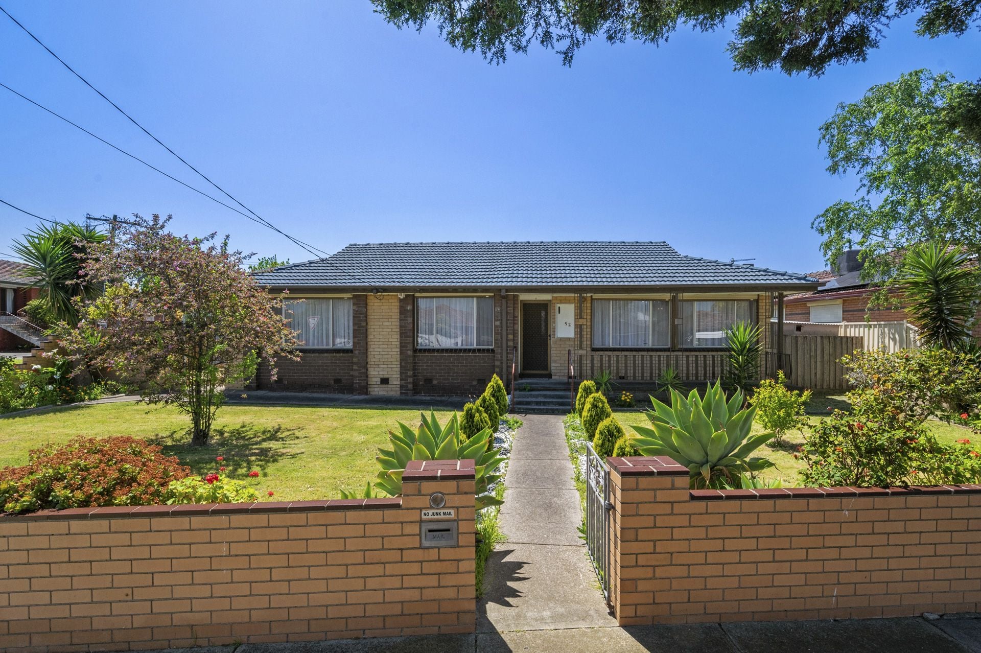 Close to Lalor station