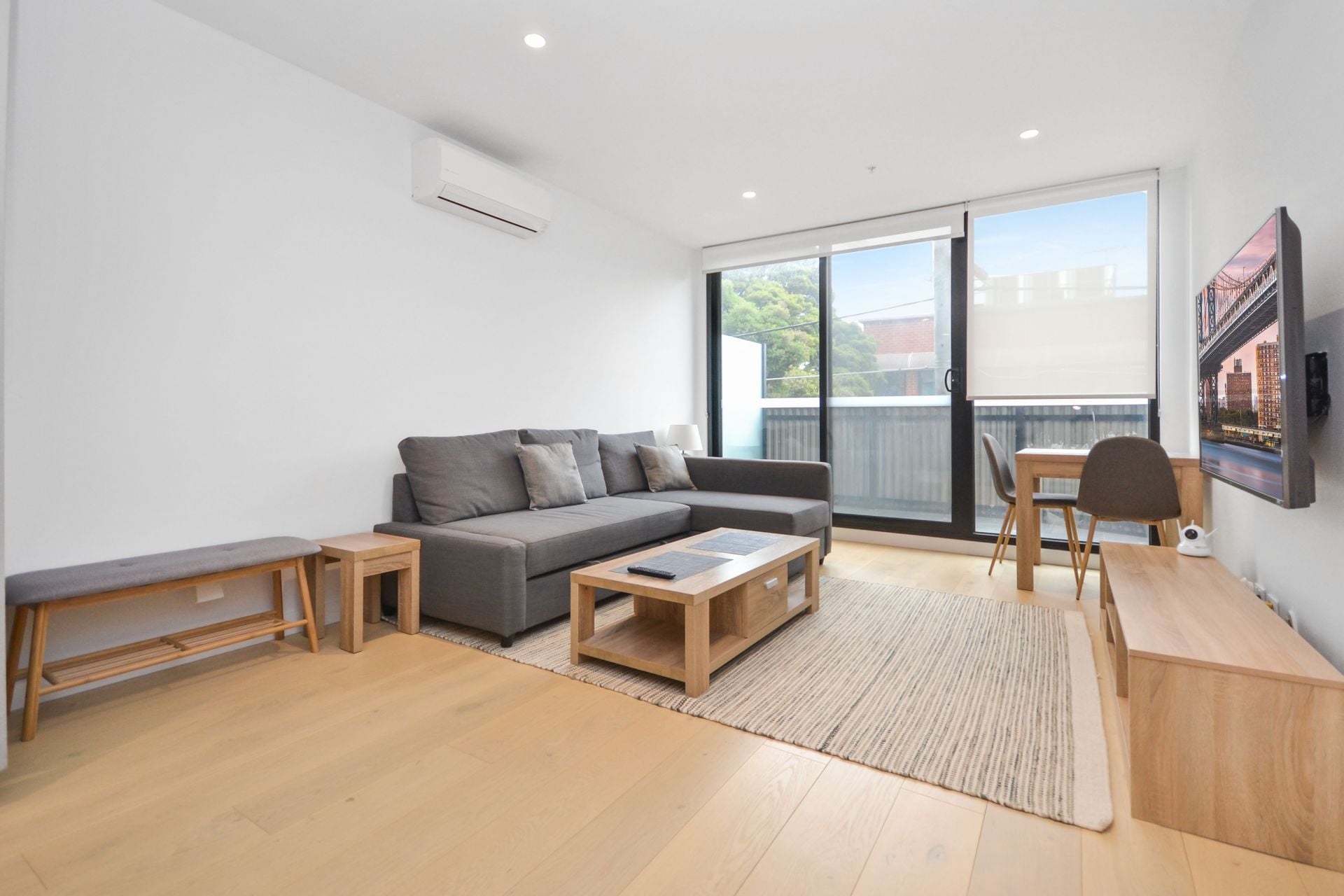STYLISH APARTMENT LIVING IN A VIBRANT LIFESTYLE SETTING