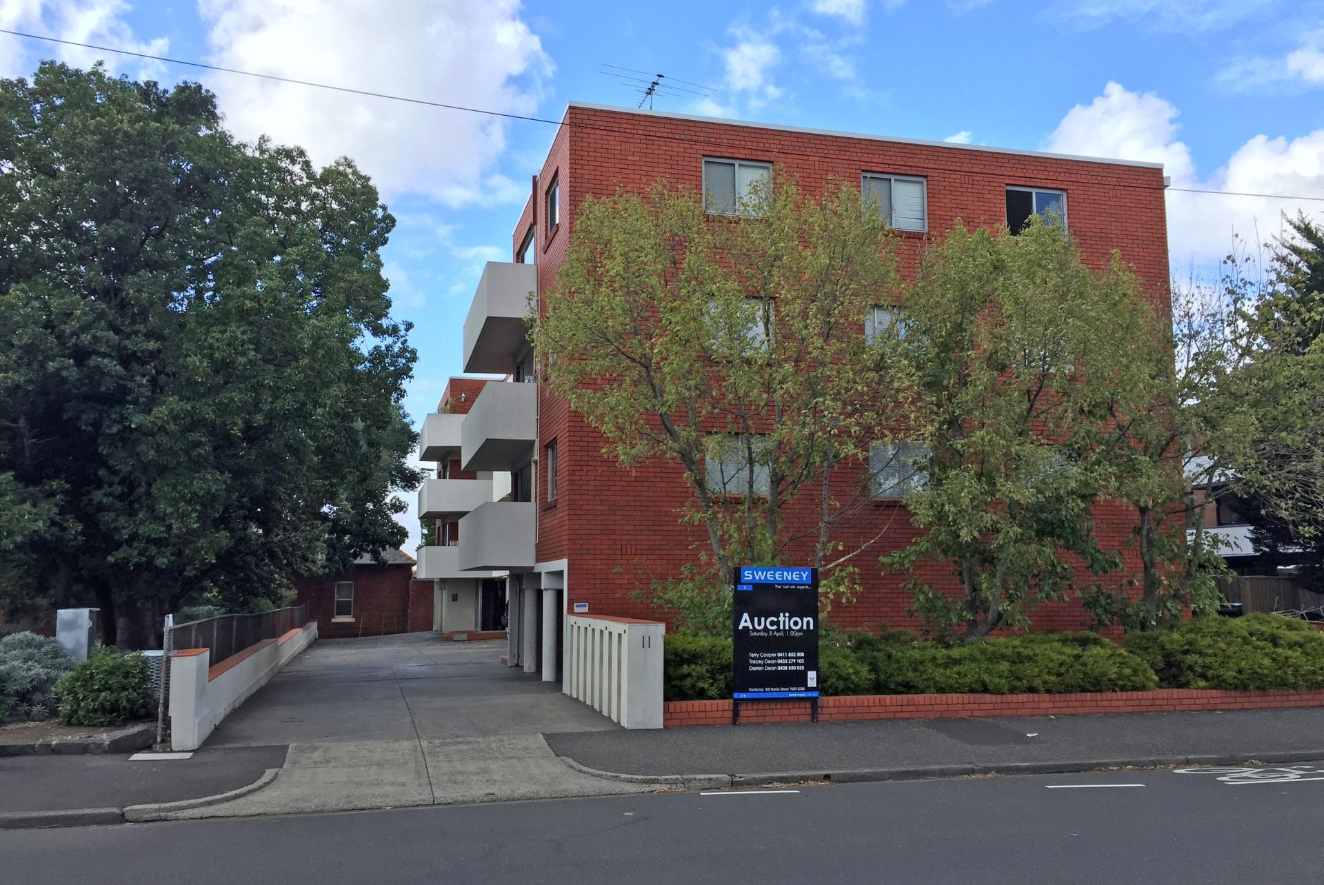 8/11 Nicholson Street, Footscray - Thumbnail 2