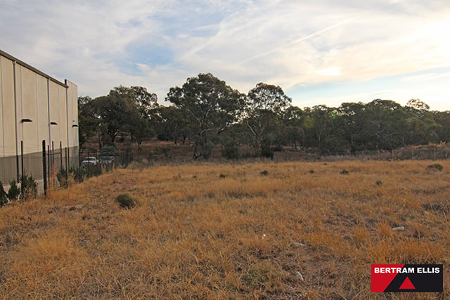5 Copper Crescent, Beard - Image 1