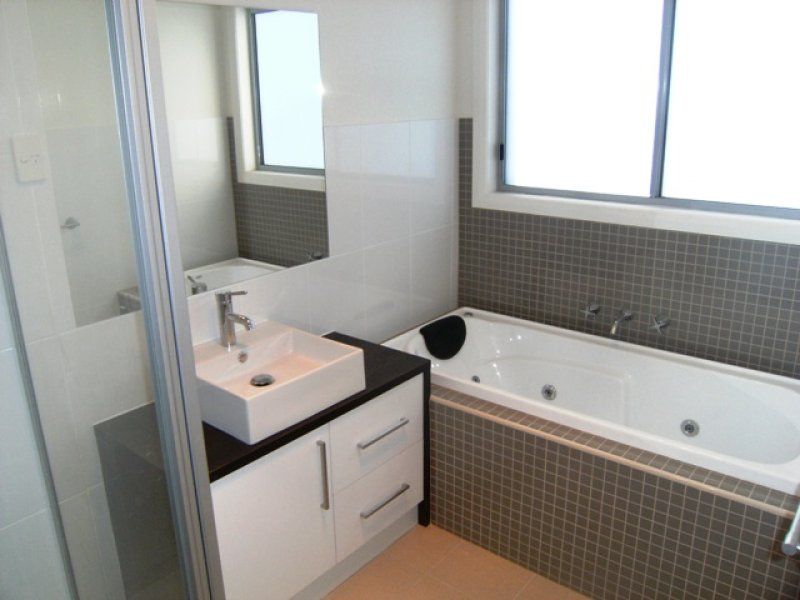 18 Cranwell Square, Caroline Springs - Thumbnail 5