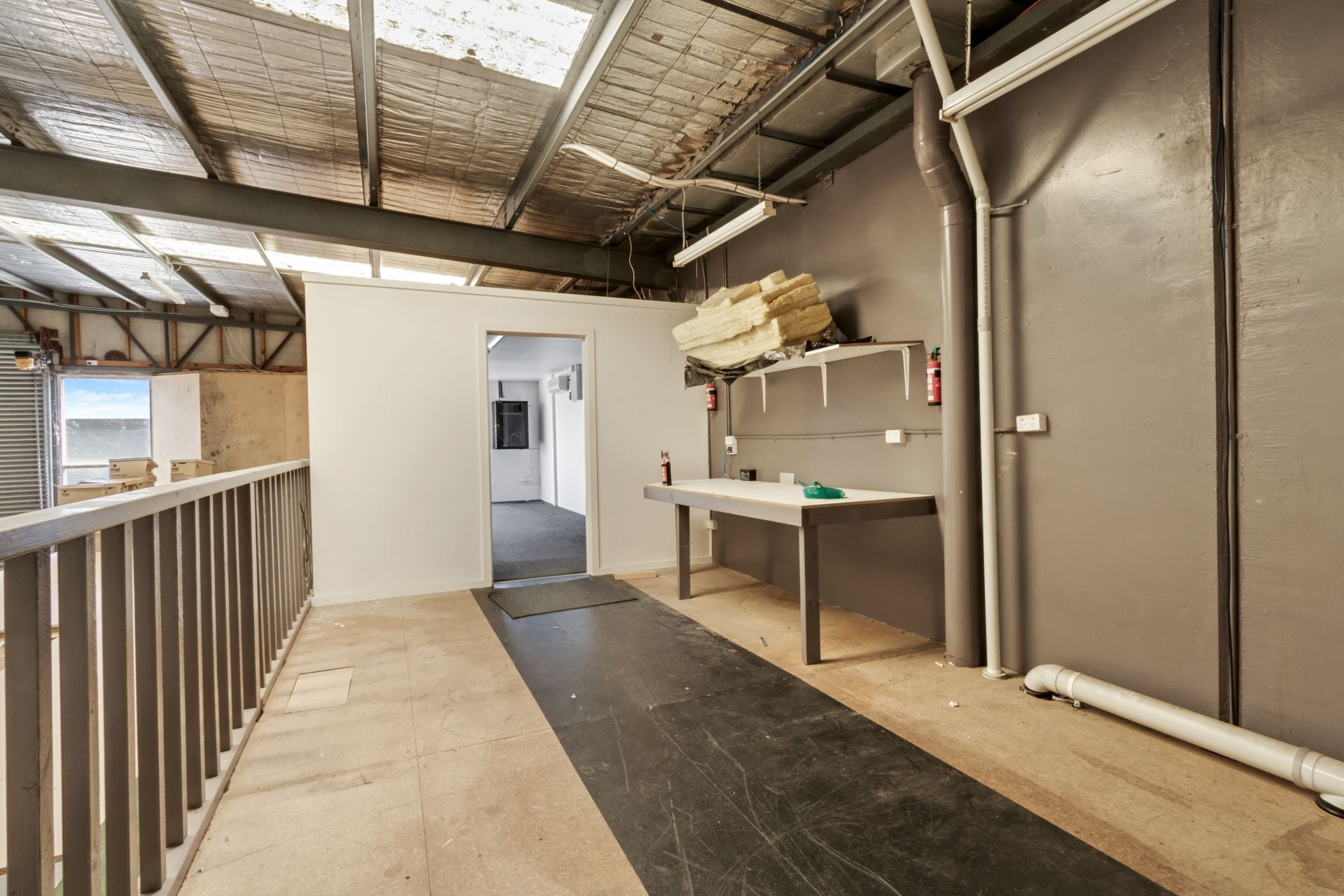 Thomastown Warehouse In Prime Location