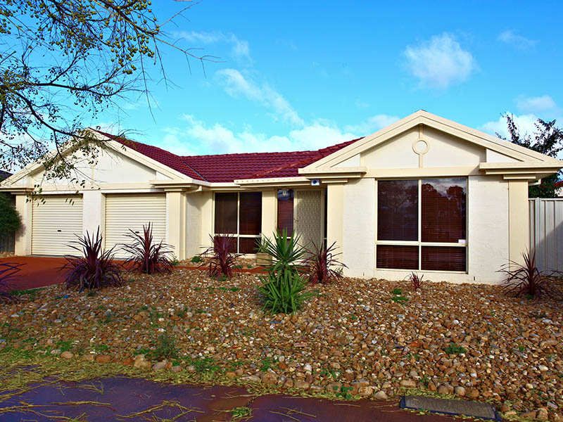 52 Chisholm Drive, Caroline Springs - Thumbnail 2