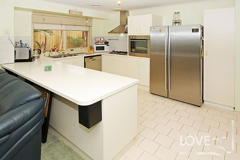PERFECTLY POSITIONED, WELL PRESENTED SPACIOUS HOME