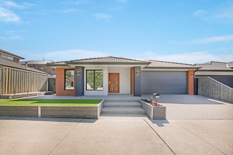 42 Tripani Avenue, Lalor