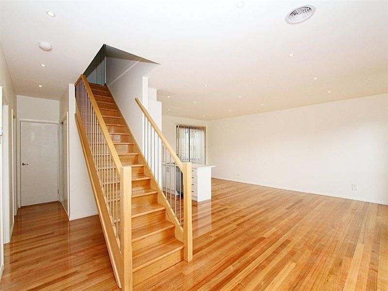 Modern 4 Bedroom Townhouse!