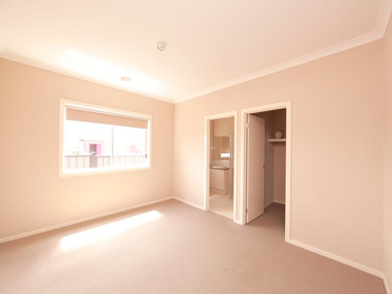 1 Maize Place MERNDA, Mernda - Thumbnail 8
