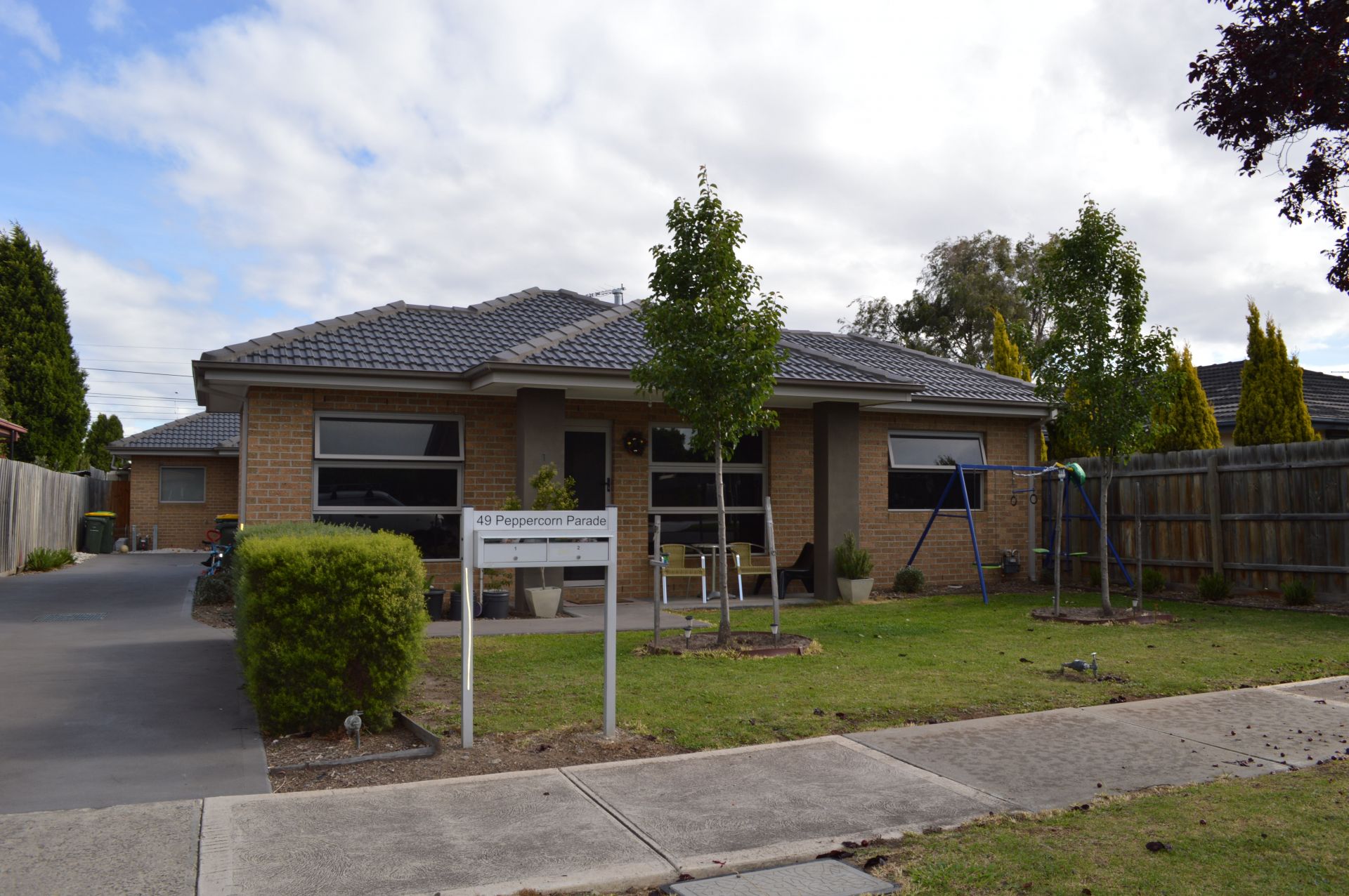 PERFECTLY POSITIONED, MODERN TWO BEDROOM UNIT