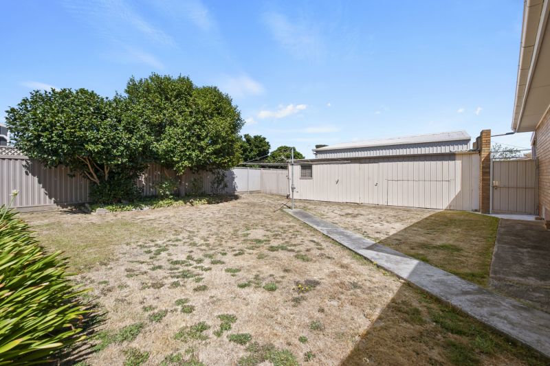 21 Yvonne Street Wendouree VIC, Wendouree - Thumbnail 2