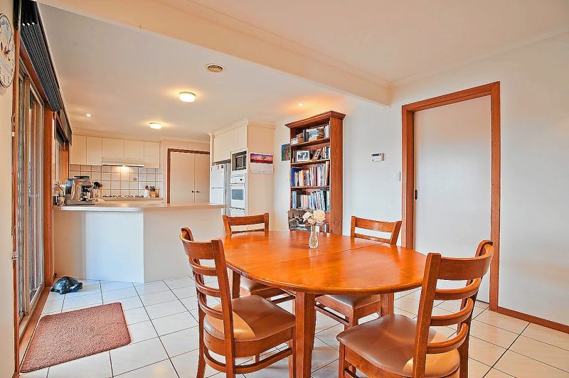3 Carey Crescent, Bacchus Marsh - Thumbnail 3