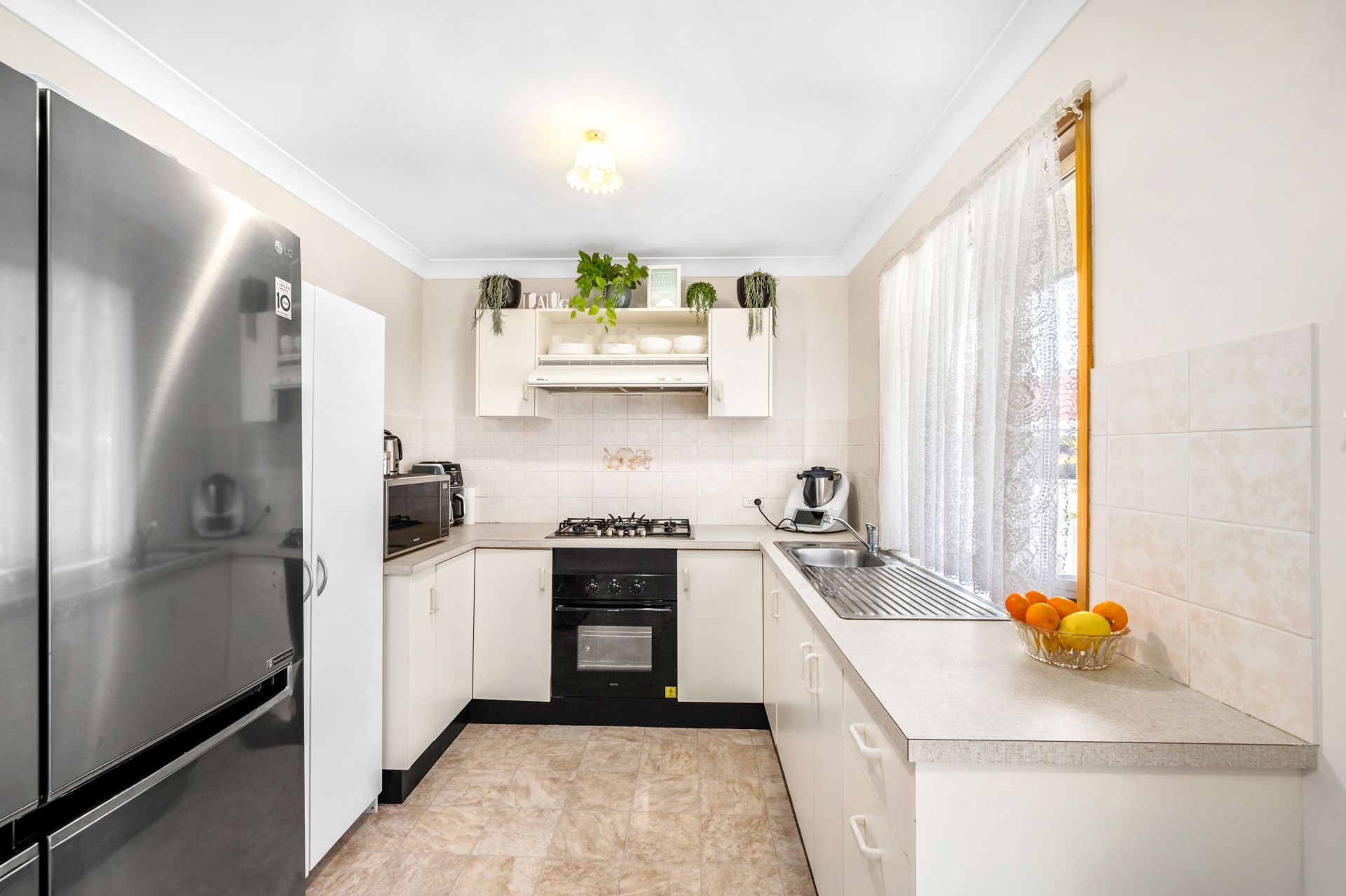 14 Derwent Crescent, Lakelands - Thumbnail 4