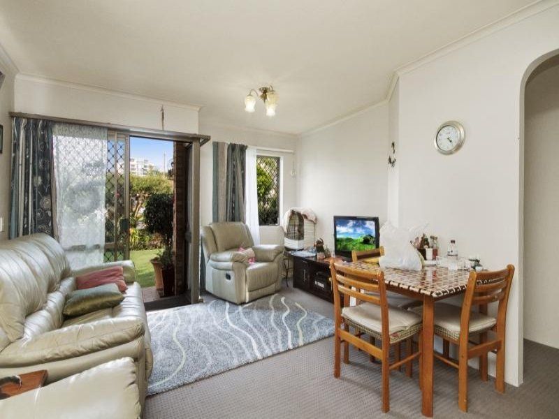 1/44 Coolangatta Road 'Tout-A-Vous' COOLANGATTA QLD, 'Tout-A-Vous' Coolangatta - Thumbnail 3