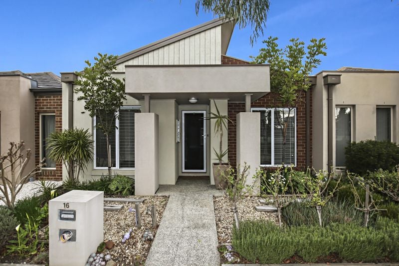 16 Prism Walk, Epping