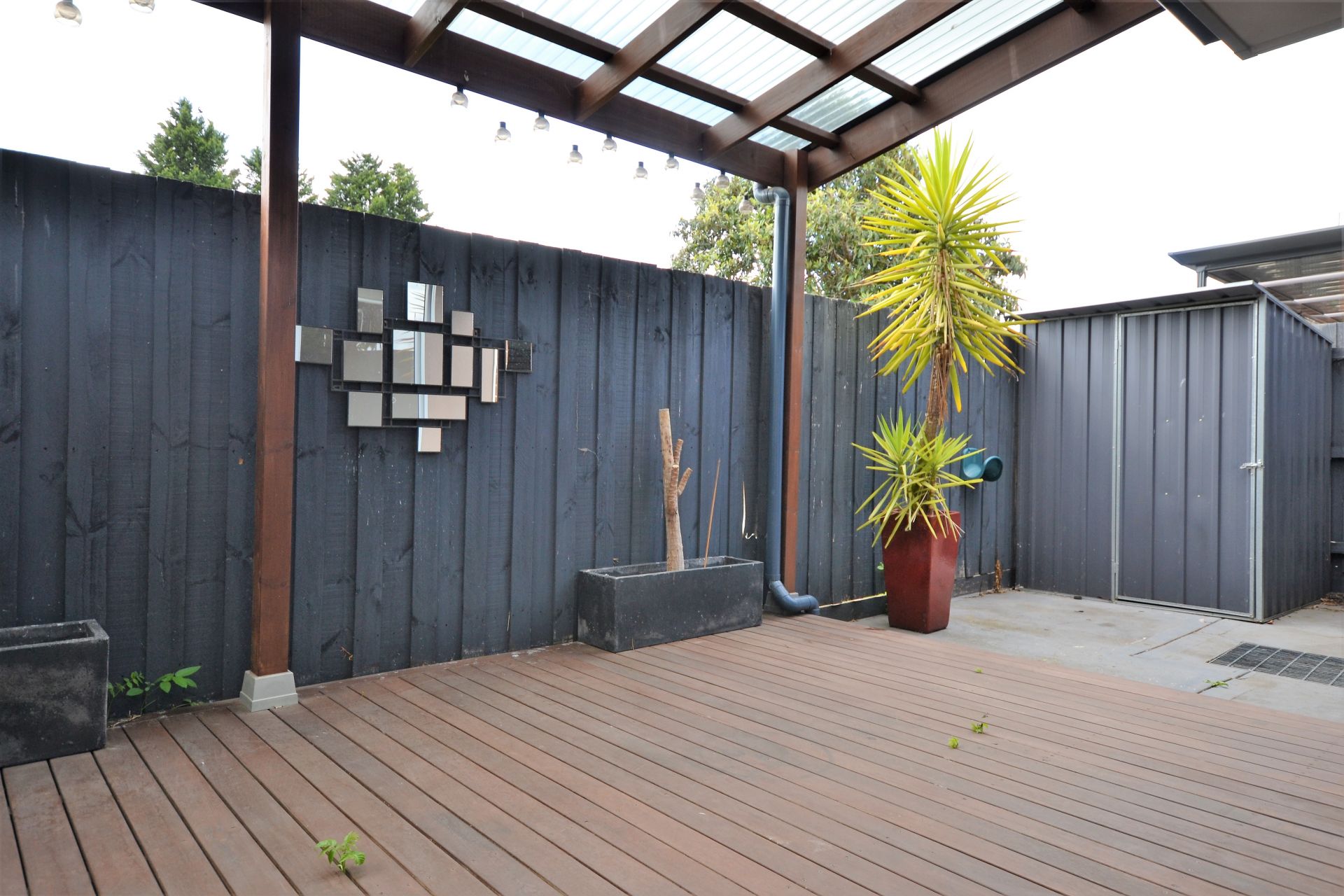SUPERB MODERN STYLE
