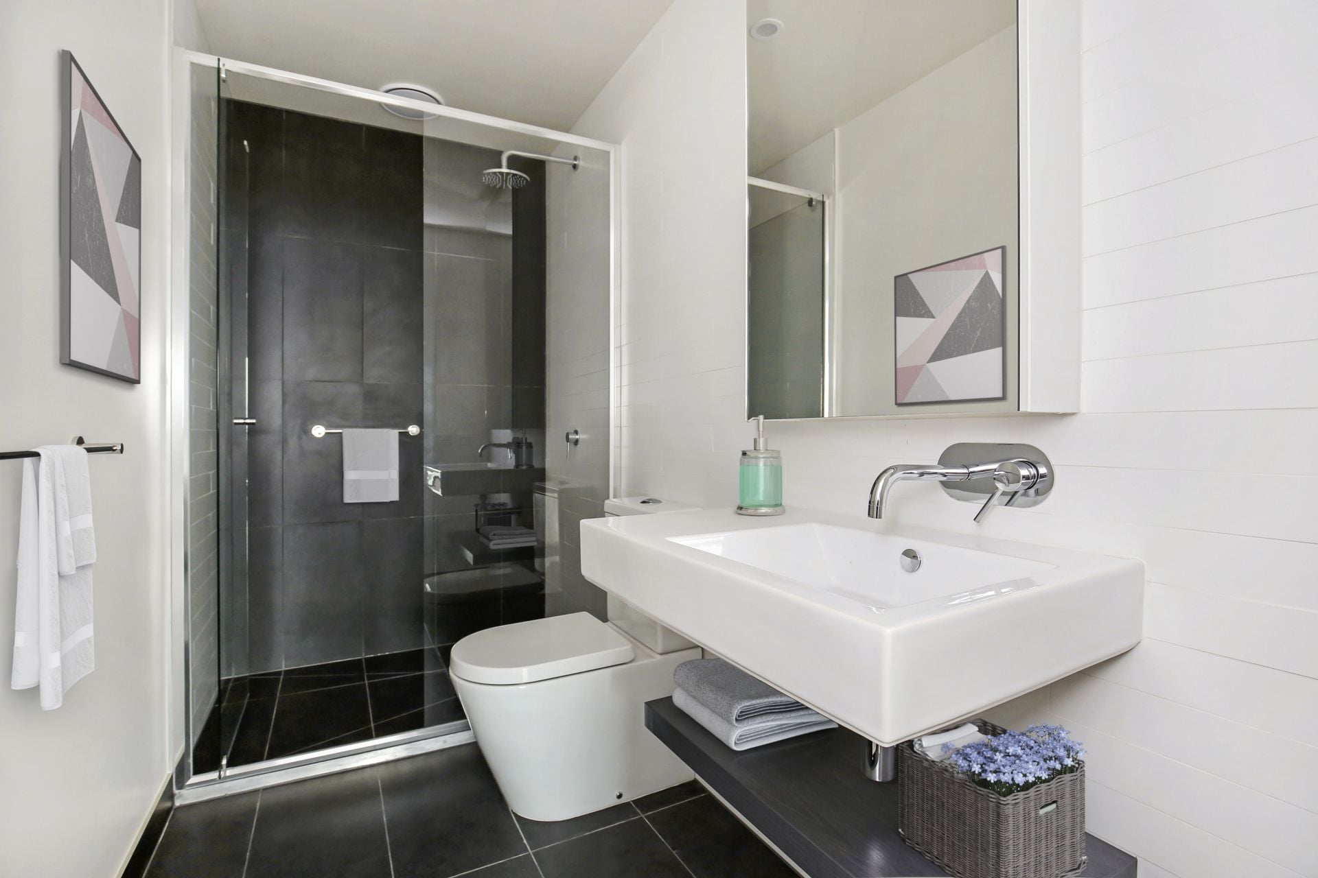 PRESTIGIOUS APARTMENT LIVING