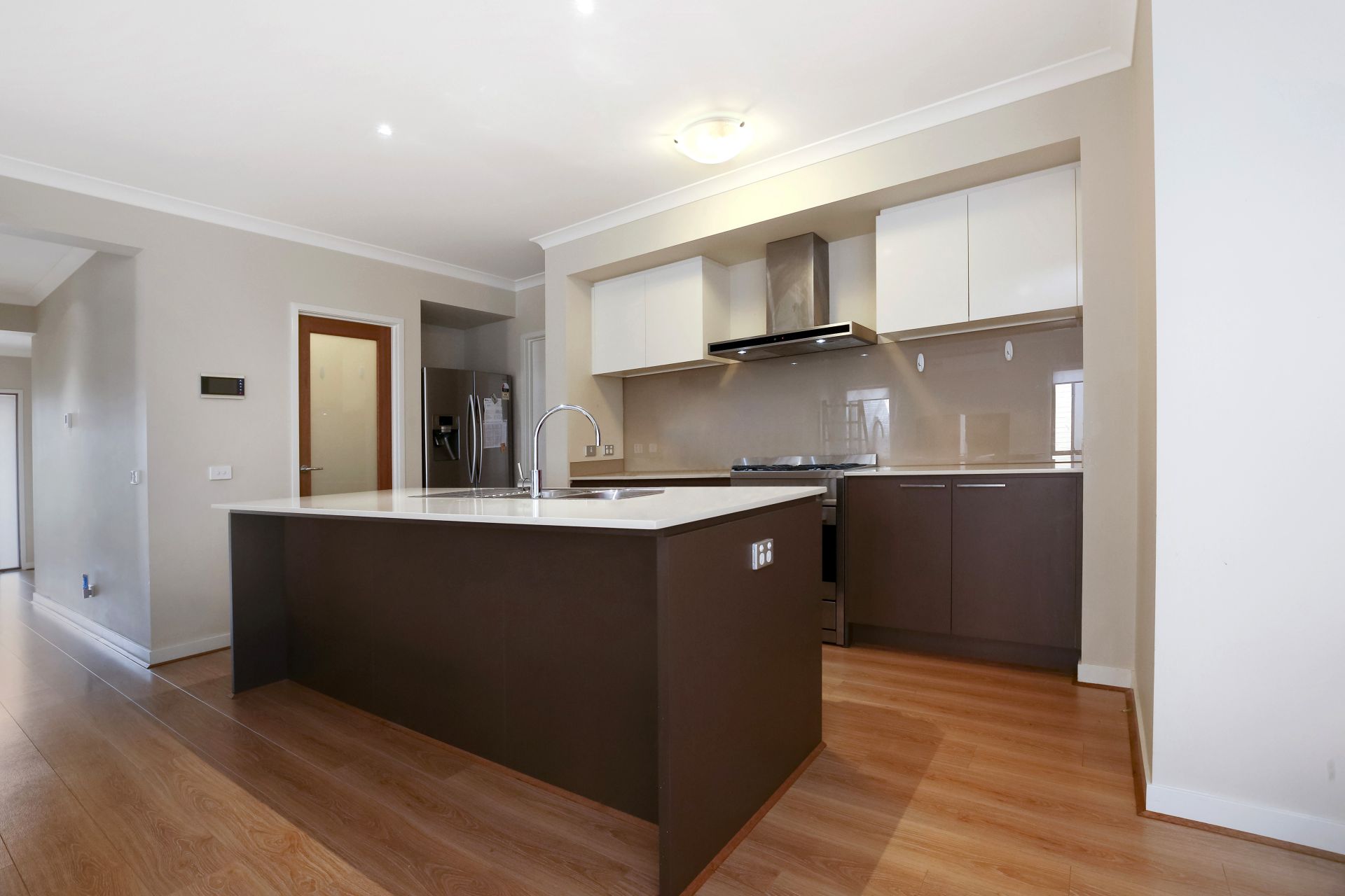 SPECTACULAR FAMILY HOME IN MERNDA!!!