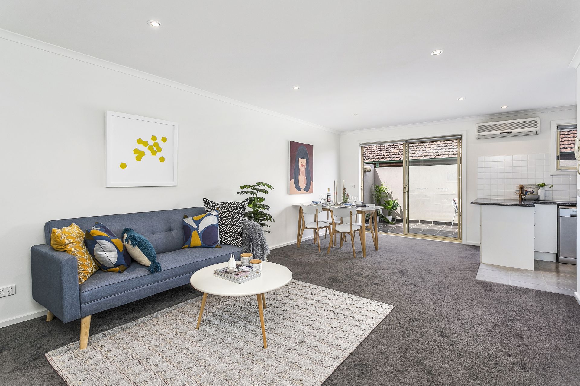 2/102 Cross Street, West Footscray - Thumbnail 2