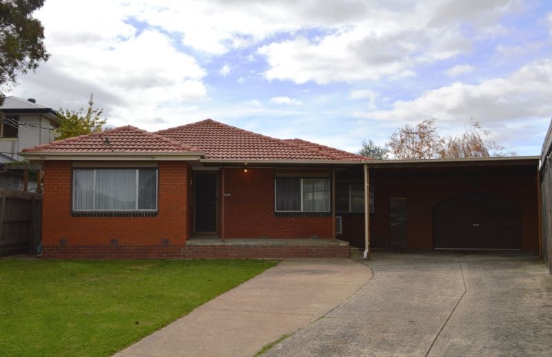 6 Bataan Court, Lalor