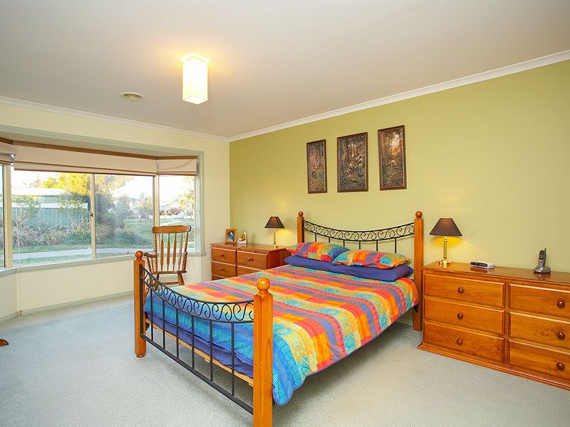 5 Henry Court, Caroline Springs - Thumbnail 5