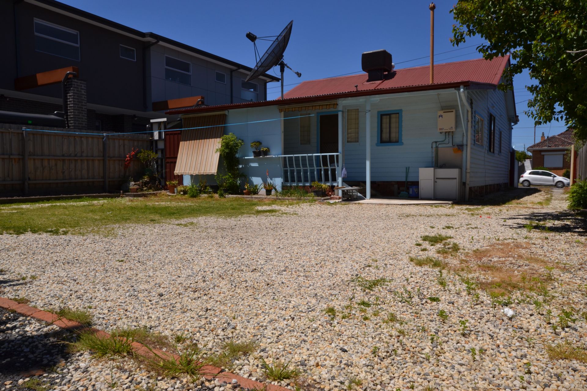 EXTRA LARGE CALIFORNIAN LIVING