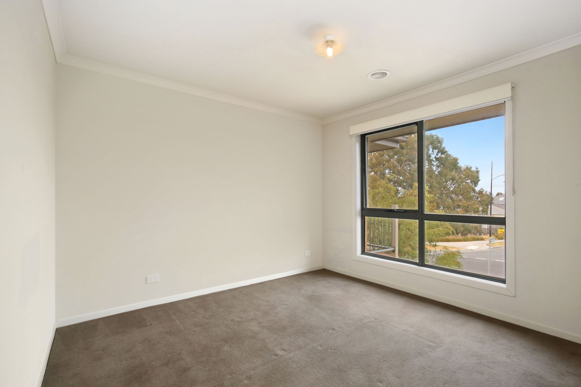 Great Location in Lyndarum Estate   *Insp Thu 2nd May @ 4:45pm*