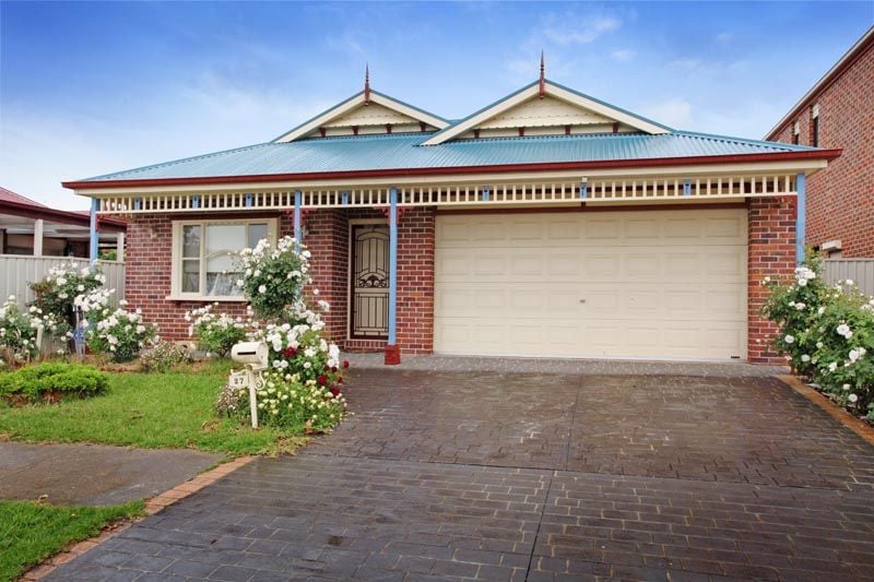 27 Herrington Turn, Caroline Springs - Thumbnail 2