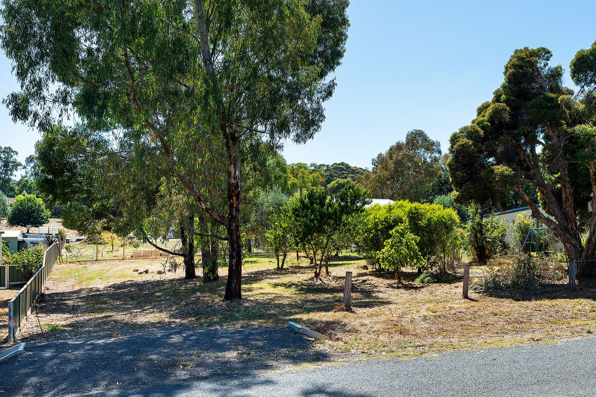 2/71 Moscript Street, Campbells Creek - Thumbnail 3