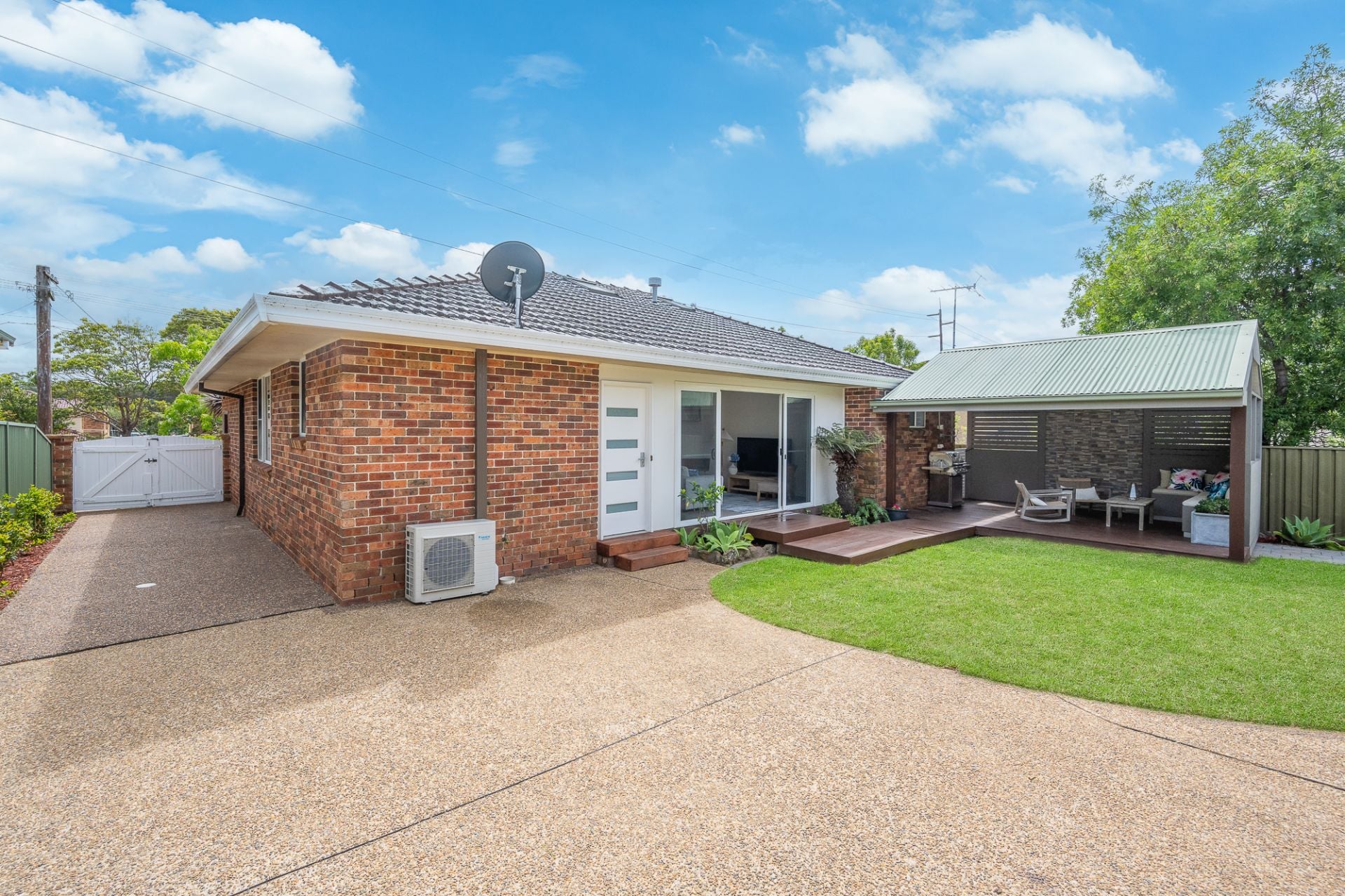 228 President Avenue Miranda NSW, Miranda - Thumbnail 2
