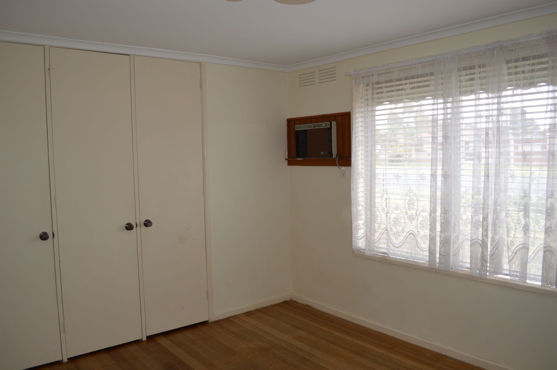 PRIME LOCATION    *Insp Tue 5th Dec @ 4:40pm*