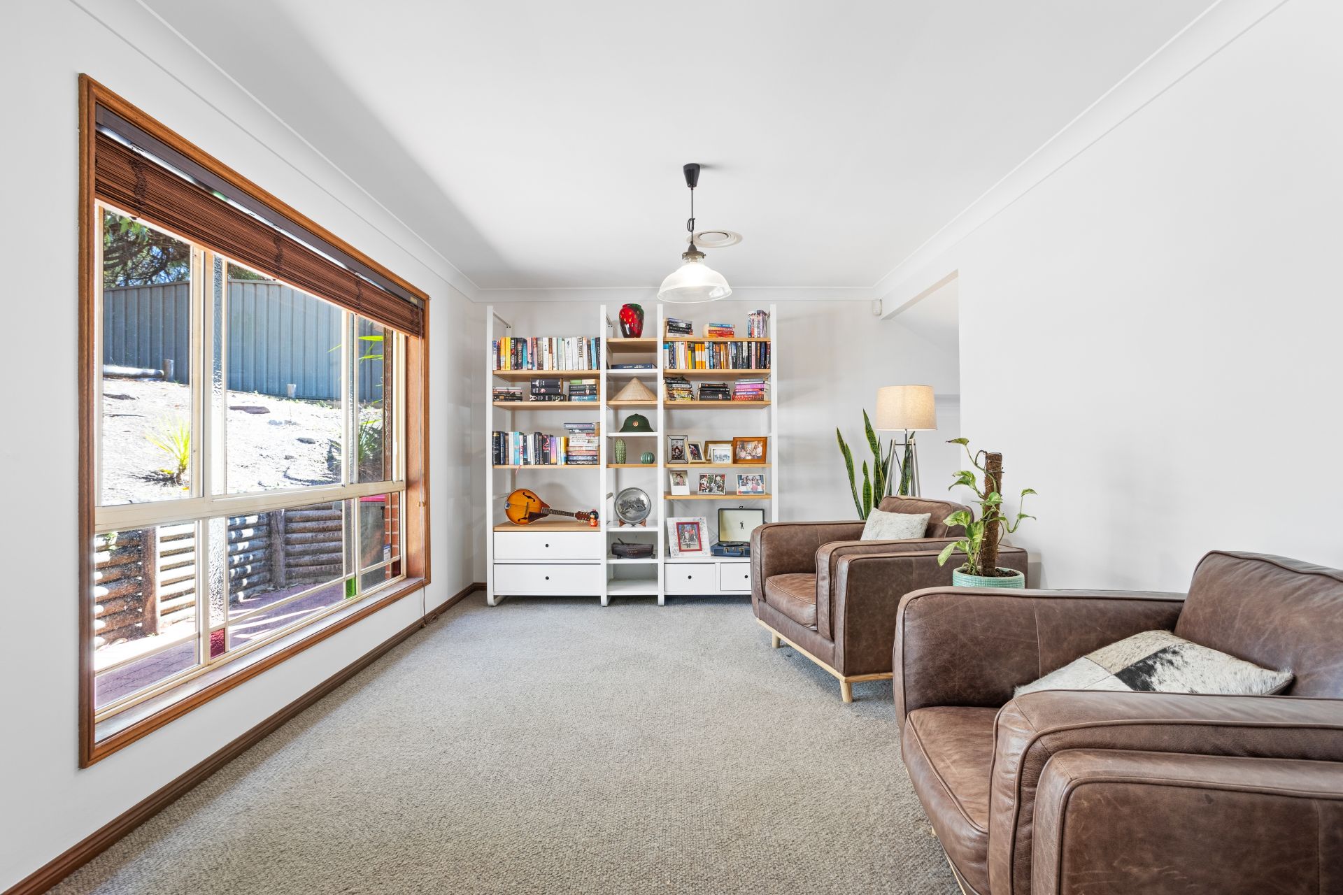 33 Banks Place, Barden Ridge, Barden Ridge - Thumbnail 3
