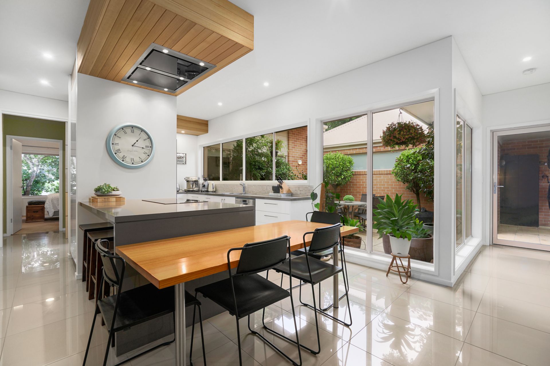 17 St Glens  Way, Lake Gardens, Lake Gardens - Thumbnail 8