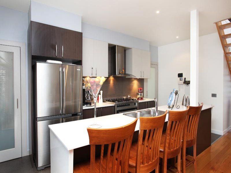 4 Stradbroke Gardens, Caroline Springs - Thumbnail 3