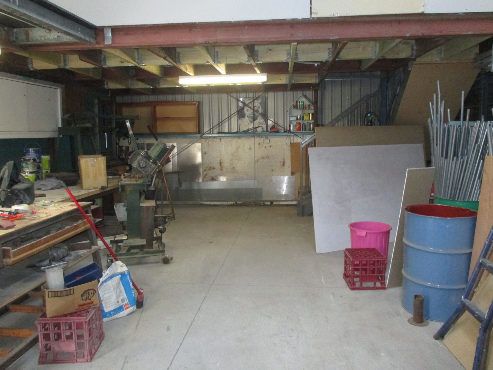 FACTORY/WAREHOUSE IN GREAT LOCATION