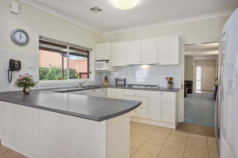 38 Eastleigh Avenue, Keilor East - Thumbnail 3