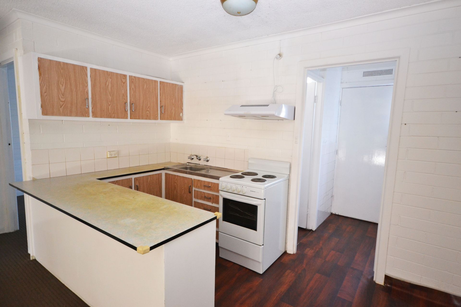 CUTE, COSY AND CONVENIENTLY LOCATED