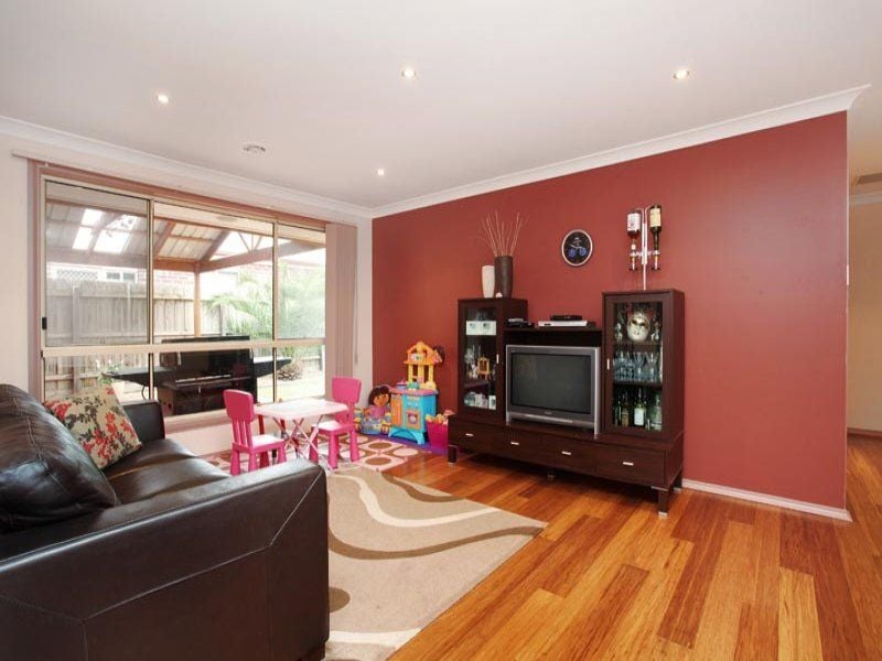 23 Waranga Way, Taylors Hill - Thumbnail 8