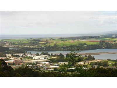 20 Blackwood Lane, DEVONPORT, Devonport - Thumbnail 2