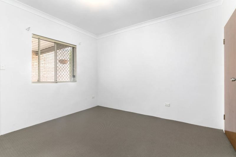 2/18 Tennyson Road, Concord