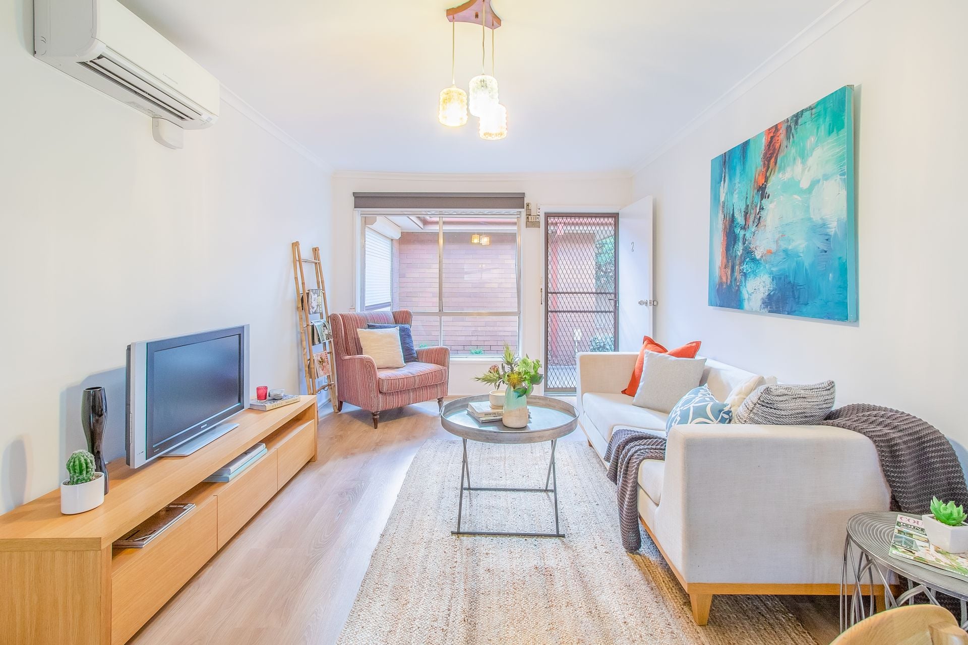 Neat, Stylish Living  For A Care-Free Lifestyle