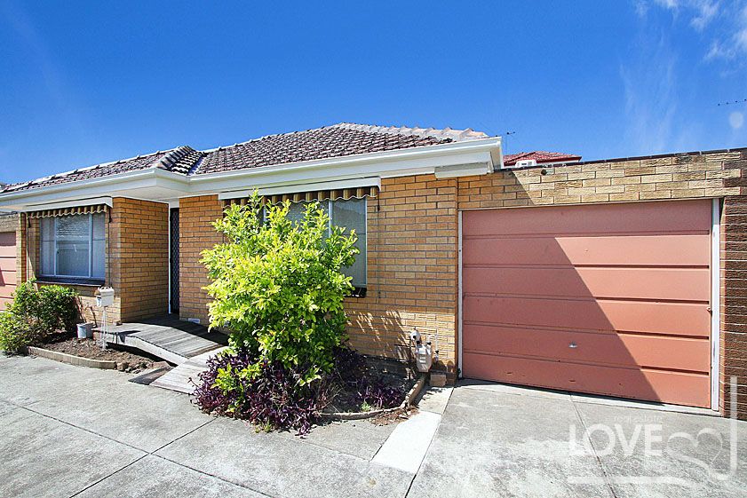 RENOVATED AND WELL LOCATED!