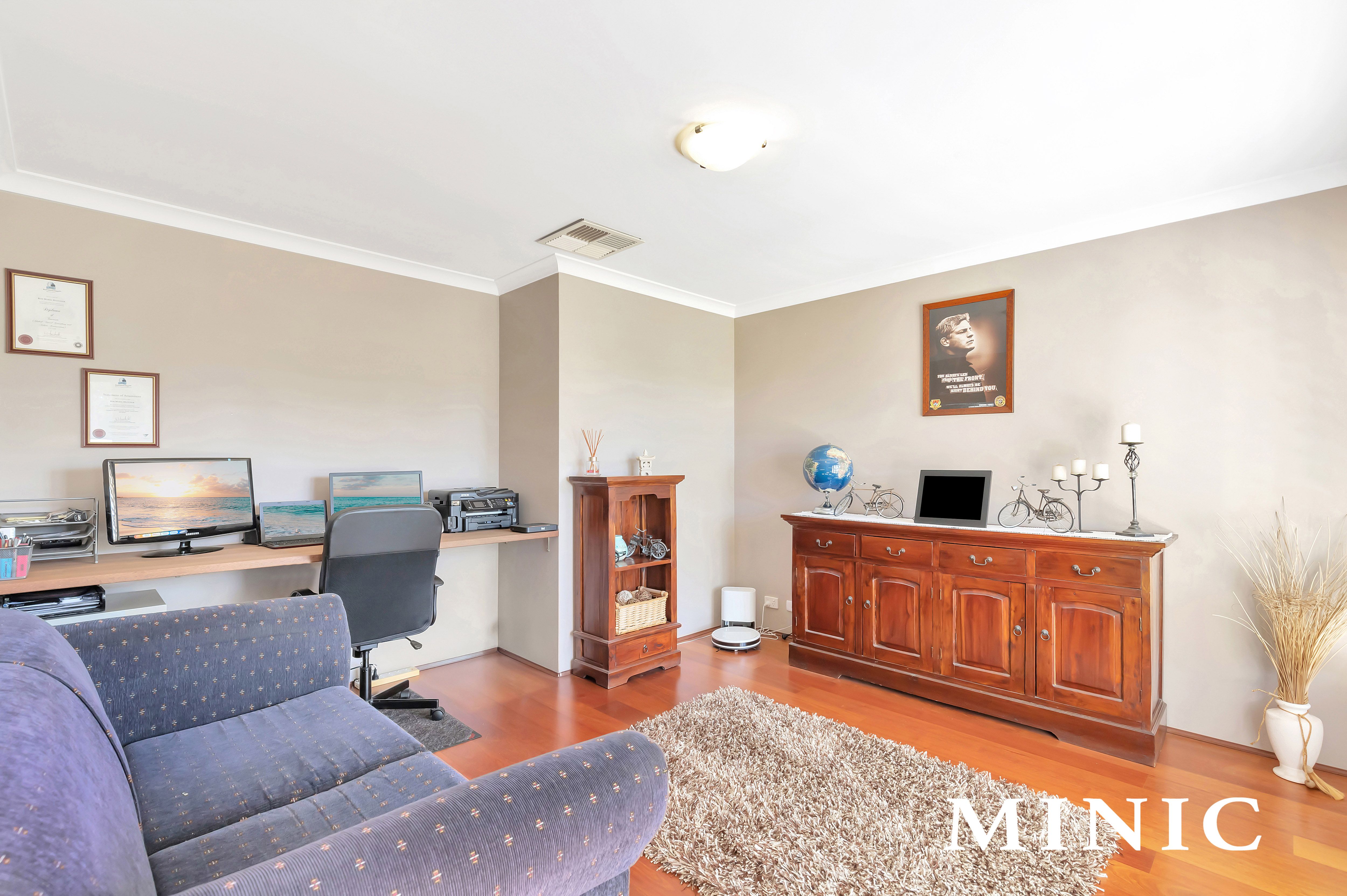 34 Charm Way, Atwell