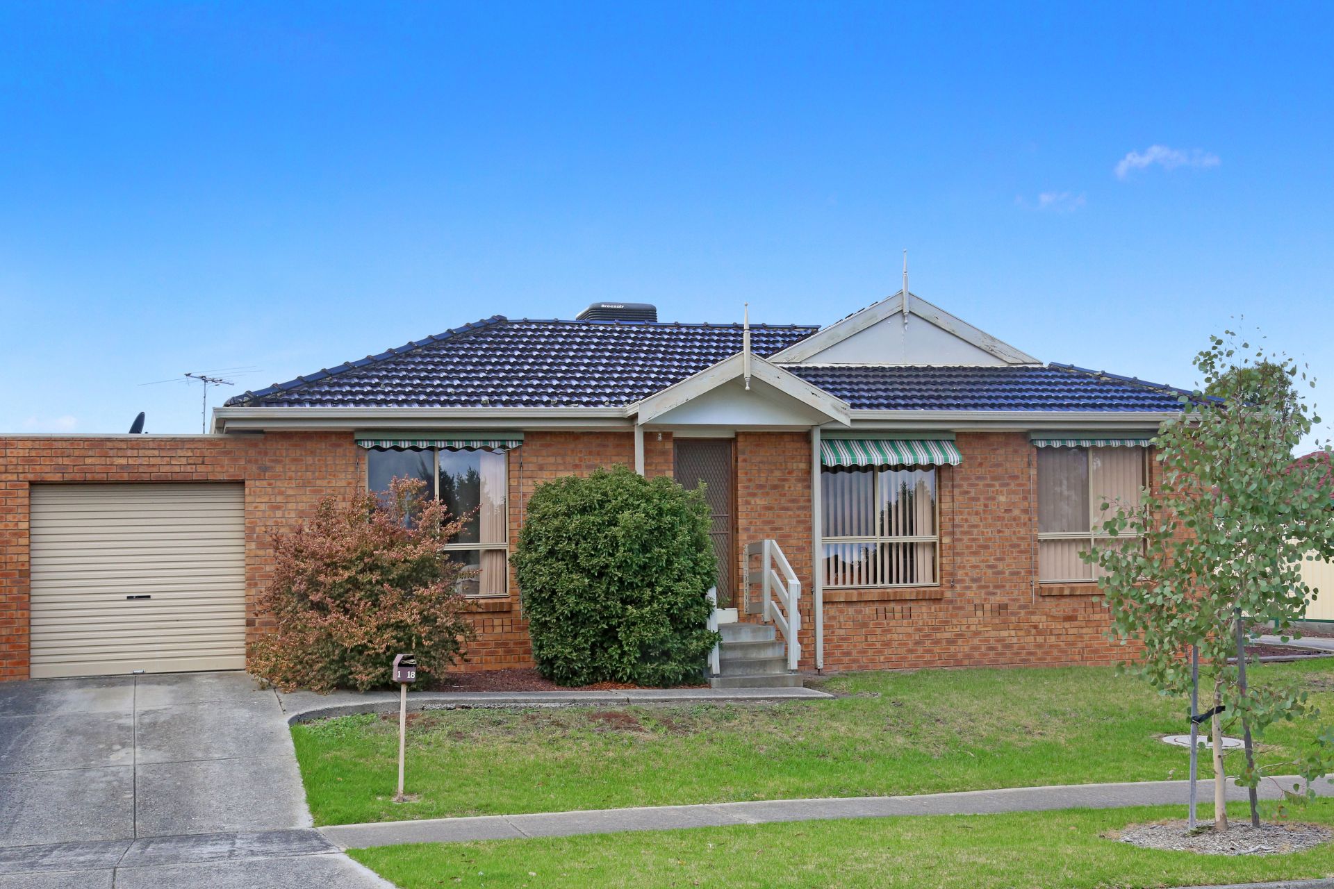 Real Estate For Lease 1/18 Bowman Drive Mill Park , VIC