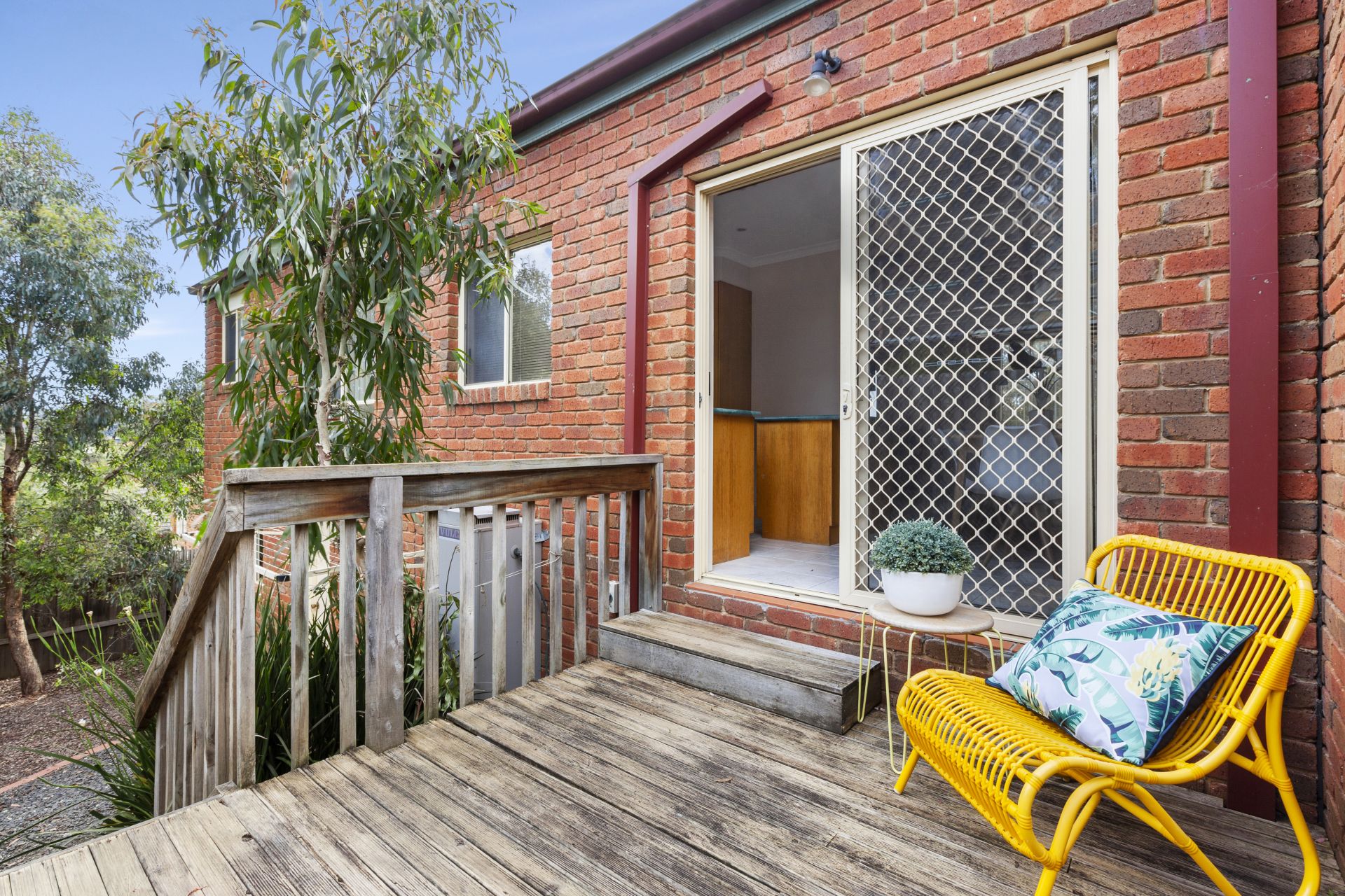 Sunny, Spacious & Superbly Located
