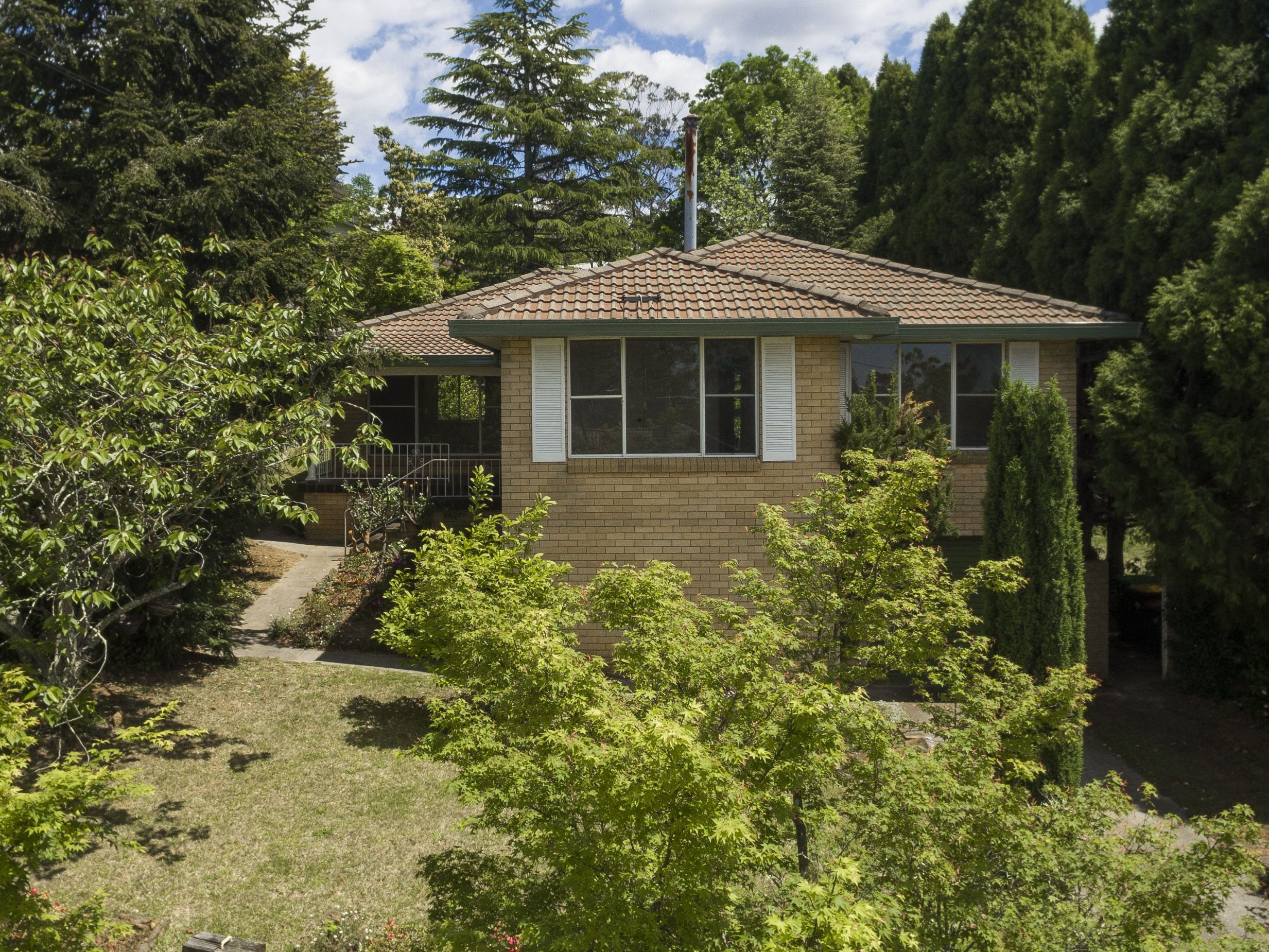 16 Tarella Road Road Wentworth Falls 2782