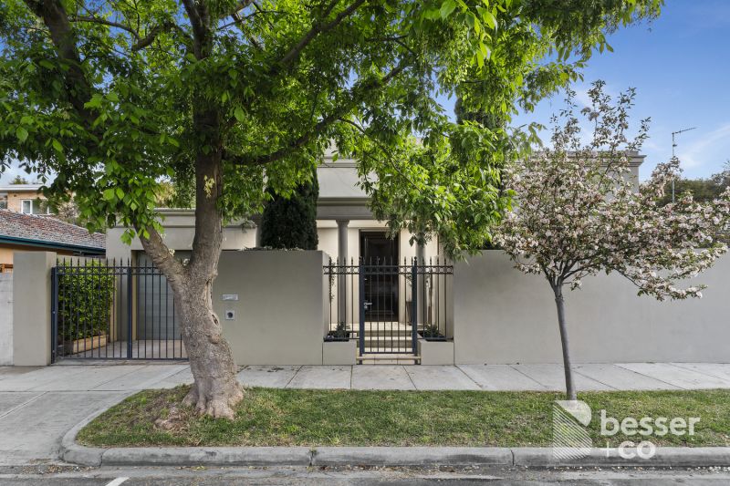 3 Penleigh Court, St Kilda East - Thumbnail 2