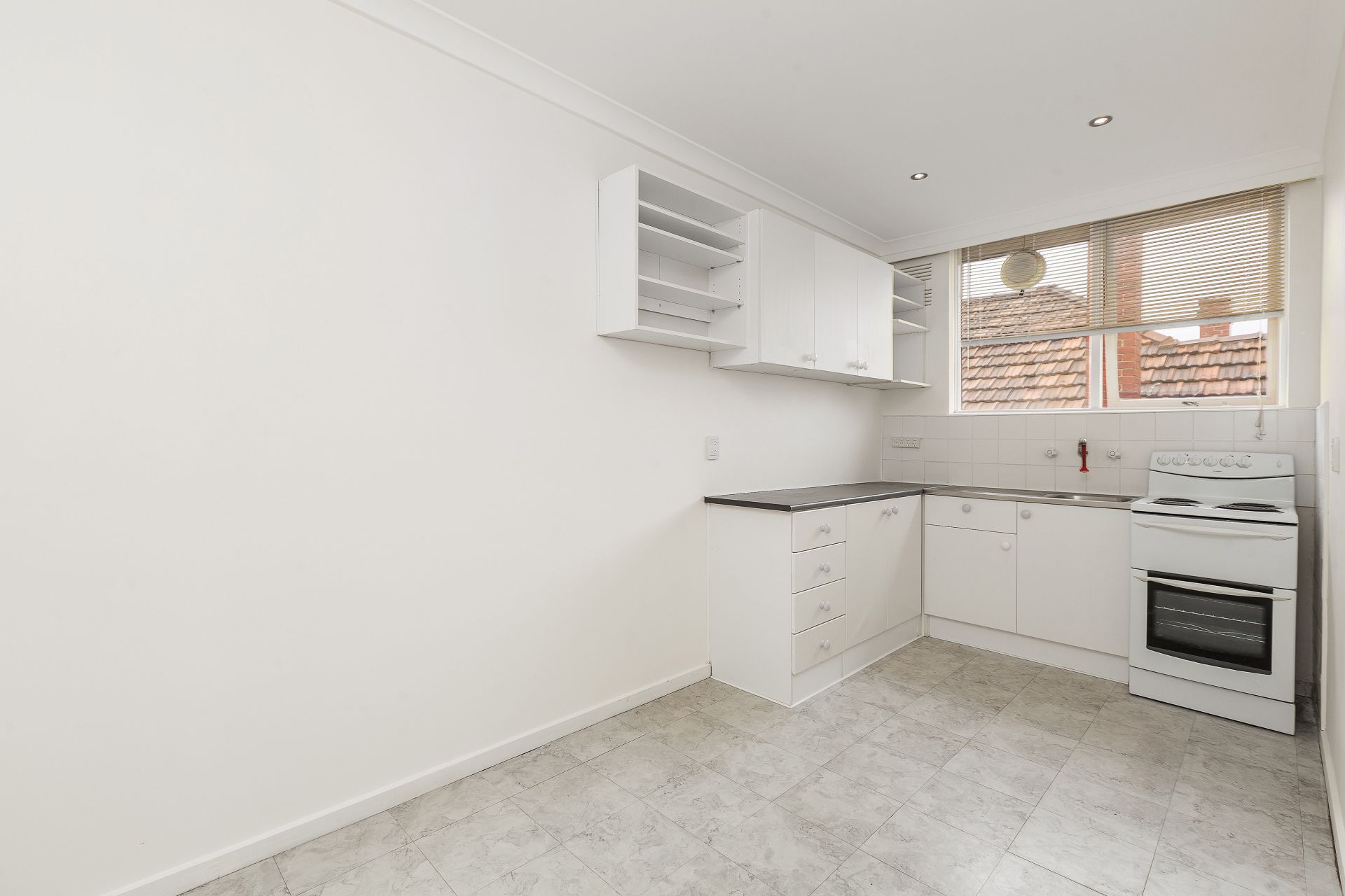 6/37 Somerville Road, Yarraville - Thumbnail 5