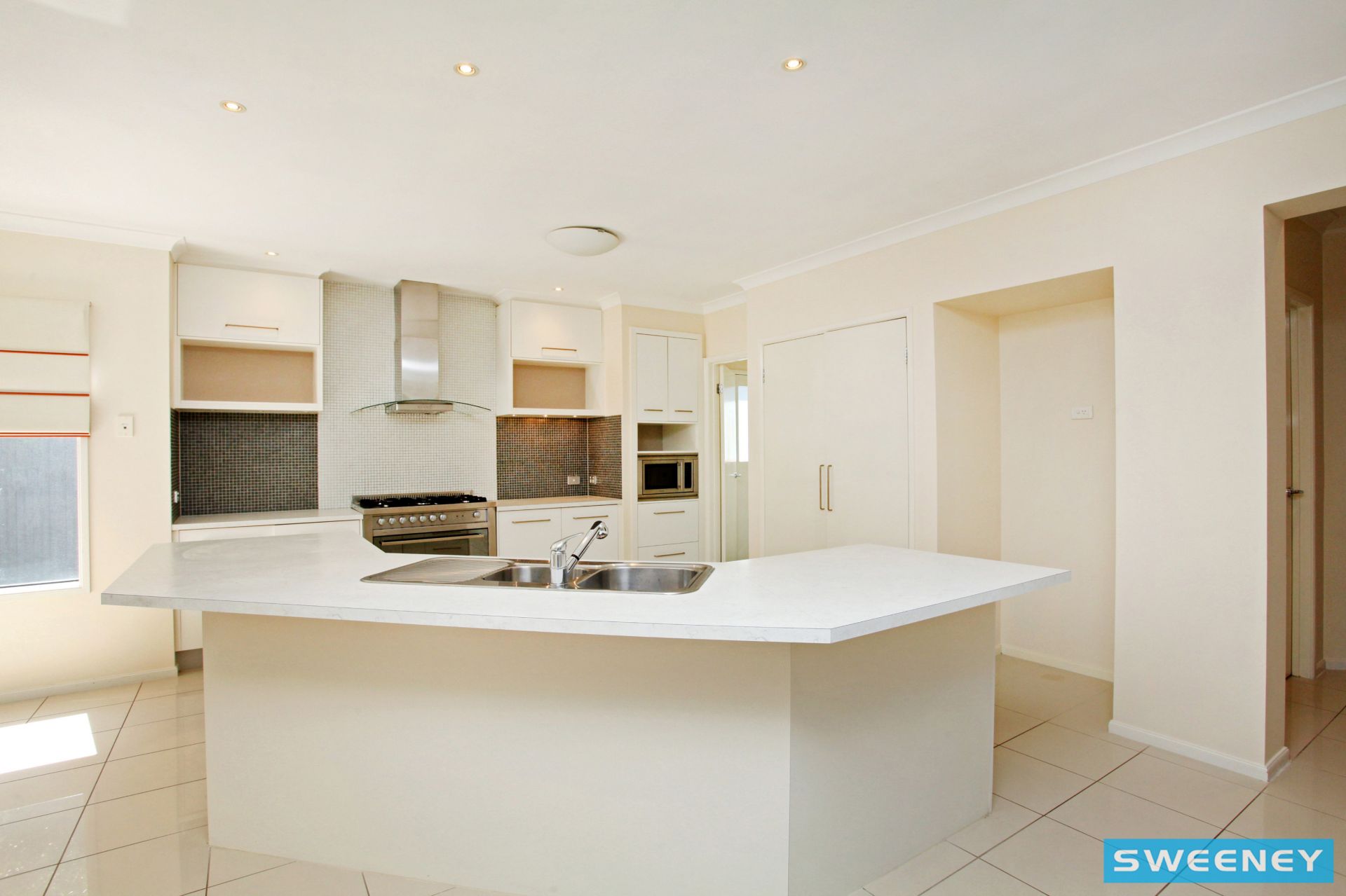 61 Caroline Springs Boulevard, Caroline Springs - Thumbnail 5